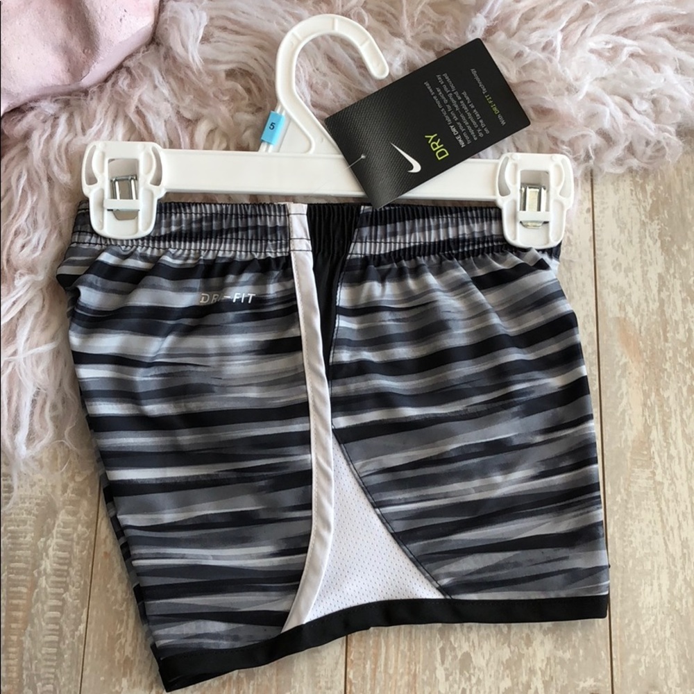 NWT Nike girls dry-fit shorts - Picture 2 of 4